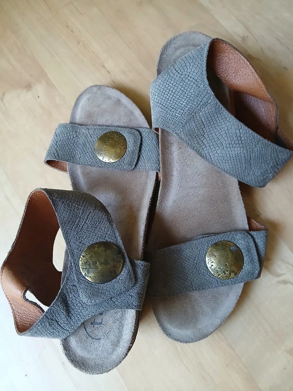 Taos Footwear Gray Suede Slide Sandals with Brass Accents 9-9.5